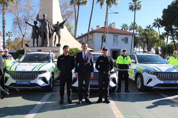 Alanya'da Emniyet Ve Jandarma Teşkilatına Tahsis Edilen 20 Araç Teslim Edildi