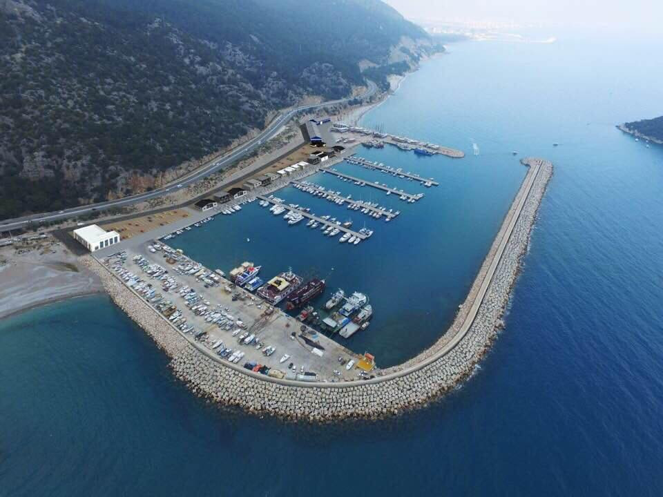 Antalya'da Balıkçı Barınağına 