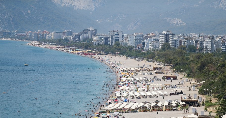 Antalya'da Yüksek Nem Ve Sıcak Bunalttı