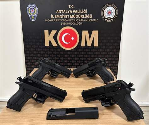 Antalya'da silah kaçakçılığı operasyonunda 2 zanlı yakalandı