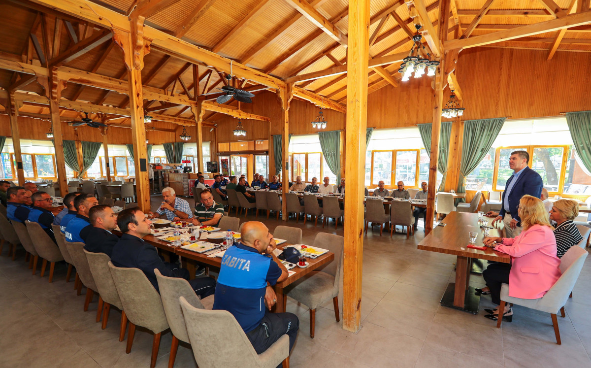 Burdur Başkanı Ercengiz Zabıta Personeli ile buluştu