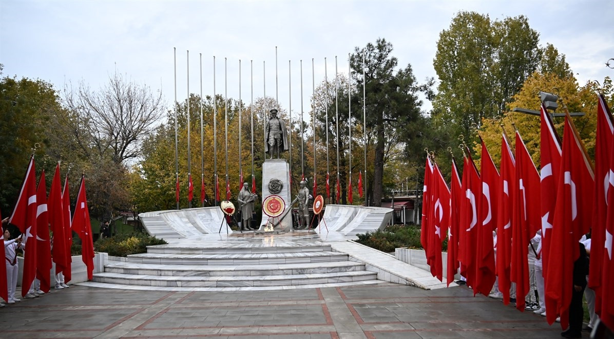 Büyük Önder Atatürk Ebediyete İntikalinin 86. Yılında Antalya, Burdur ve Isparta'da Törenle Anıldı