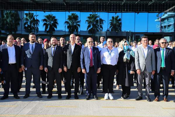 Çalışma ve Sosyal Güvenlik Bakanı Bilgin, Antalya'da ziyaretlerde bulundu