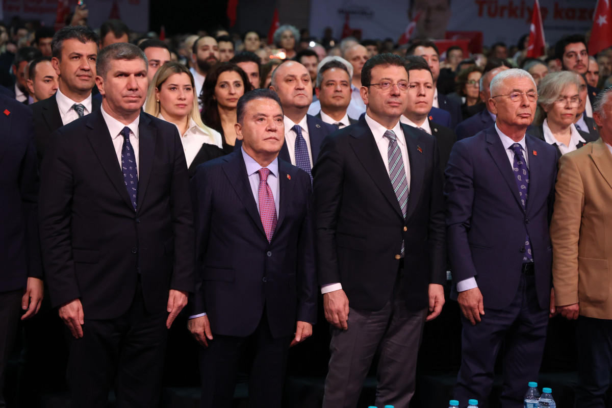 İstanbul Büyükşehir Belediye Başkanı İmamoğlu, Antalya'da Partililere Seslendi