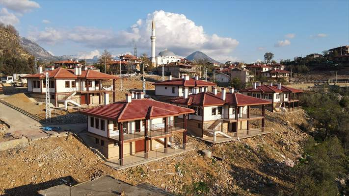 TOKİ, Antalya'daki orman yangını sonrası yeni bir köy inşa etti